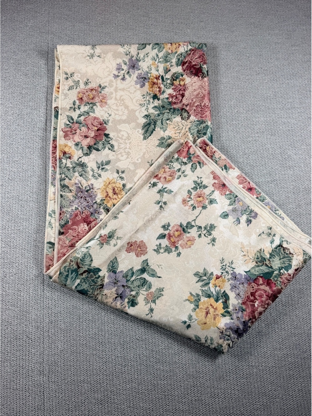 Vintage Floral Tablecloth Cottagecore Jacquard Roses Cream 70 x 50